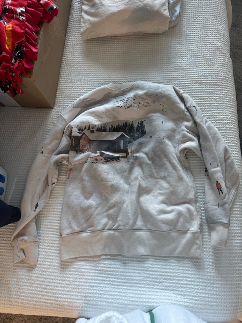 Abercrombie & Fitch Cream Ski Resort Graphic Sweatshirt - Picture 2 of 2